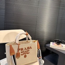 日本でも大人気のモデル 2024SS トートバッグ PRADA プラダ