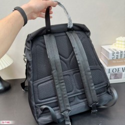 お目立ち度の高い新品 2024SS バックパック PRADA プラダ