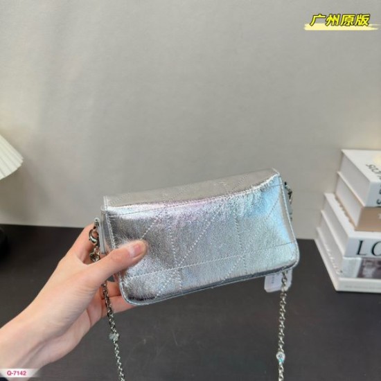 人気いっぱい 2024SS ショルダーバッグ YSL イヴ サンローラン 人気いっぱい 2024SS ショルダーバッグ YSL イヴ サンローラン