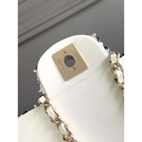 新作限定大人でエレ 2024SS ショルダーバッグ CHANEL シャネル 新作限定大人でエレ 2024SS ショルダーバッグ CHANEL シャネル