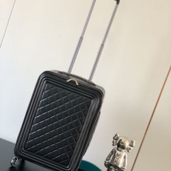 流行に左右されない 2024SS トラベルバッグ CHANEL シャネル
