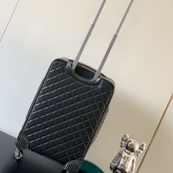 流行に左右されない 2024SS トラベルバッグ CHANEL シャネル