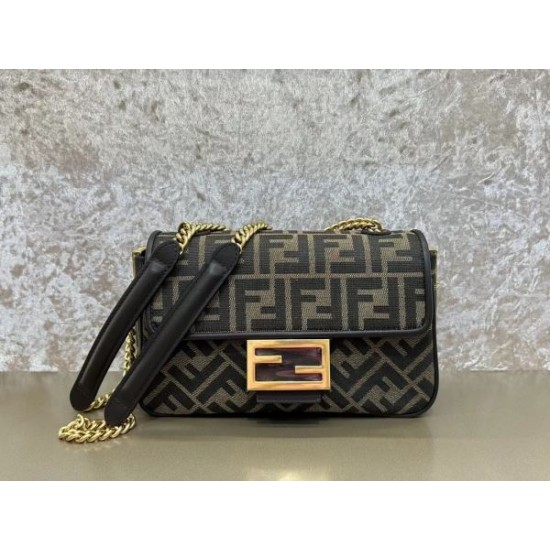 春夏で限定セール! 2024SS ショルダーバッグ FENDI フェンデイ 春夏で限定セール! 2024SS ショルダーバッグ FENDI フェンデイ