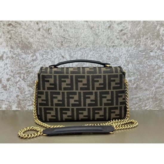 春夏で限定セール! 2024SS ショルダーバッグ FENDI フェンデイ 春夏で限定セール! 2024SS ショルダーバッグ FENDI フェンデイ