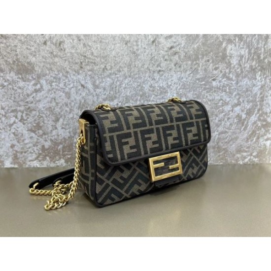 春夏で限定セール! 2024SS ショルダーバッグ FENDI フェンデイ 春夏で限定セール! 2024SS ショルダーバッグ FENDI フェンデイ