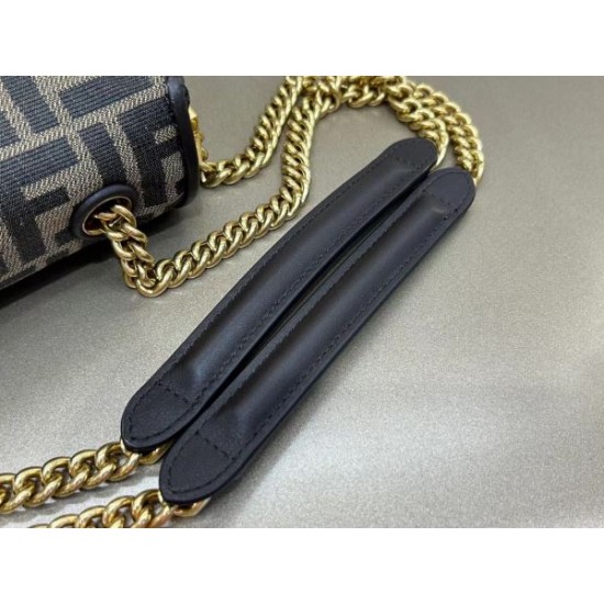 春夏で限定セール! 2024SS ショルダーバッグ FENDI フェンデイ 春夏で限定セール! 2024SS ショルダーバッグ FENDI フェンデイ
