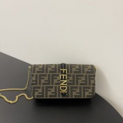 ギフト最適期間限定 2024SS ショルダーバッグ FENDI フェンデイ