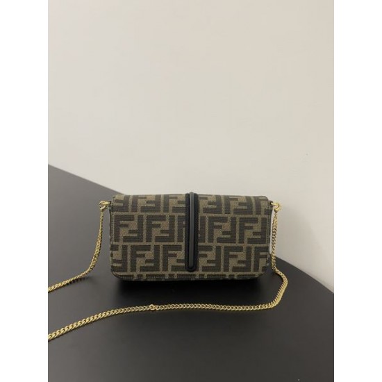 ギフト最適期間限定 2024SS ショルダーバッグ FENDI フェンデイ ギフト最適期間限定 2024SS ショルダーバッグ FENDI フェンデイ