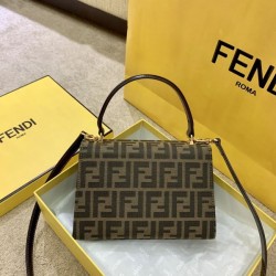 高級感あるスタイル 2024SS トートバッグ FENDI フェンデイ