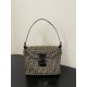 心惹かれるスタイル 2024SS トートバッグ FENDI フェンデイ 心惹かれるスタイル 2024SS トートバッグ FENDI フェンデイ