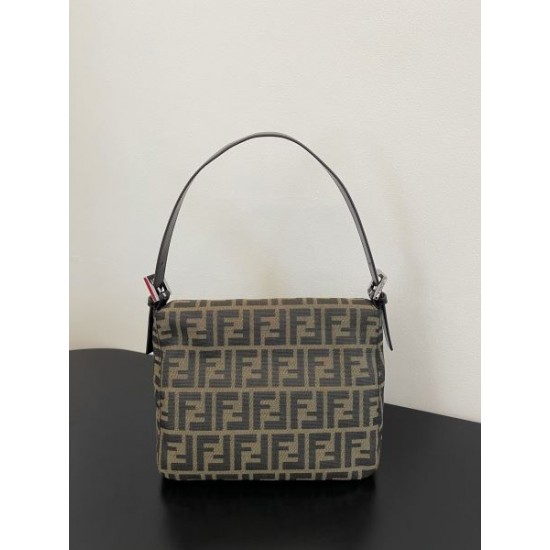 心惹かれるスタイル 2024SS トートバッグ FENDI フェンデイ 心惹かれるスタイル 2024SS トートバッグ FENDI フェンデイ