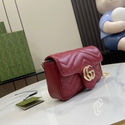 着まわし抜群カラー 2024SS ショルダーバッグ GUCCI グッチ