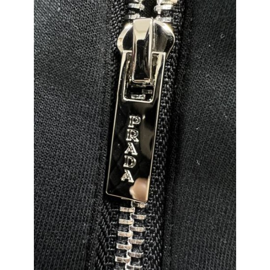 2024SS 春夏新作完売間近 PRADA プラダ メンズカジュアルパンツ 2024SS 春夏新作完売間近 PRADA プラダ メンズカジュアルパンツ