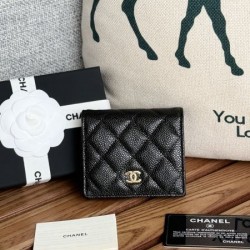 CHANEL シャネル 2024SS 雑誌も街も人気アイテム 二つ折り財布