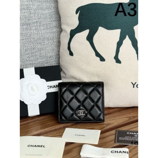 CHANEL シャネル 2024SS 雑誌も街も人気アイテム 二つ折り財布 CHANEL シャネル 2024SS 雑誌も街も人気アイテム 二つ折り財布