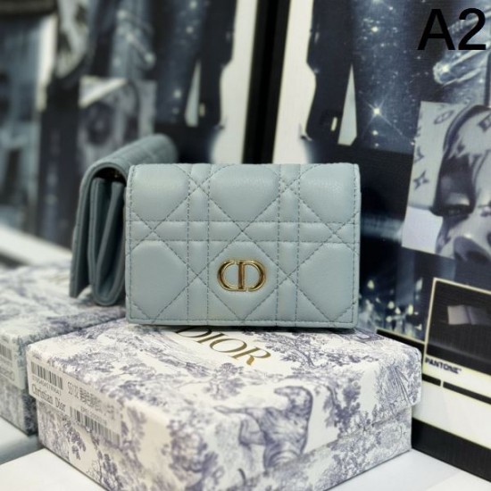 DIOR ディオール 2024SS 素敵な夏の定番アイテム 二つ折り財布 DIOR ディオール 2024SS 素敵な夏の定番アイテム 二つ折り財布