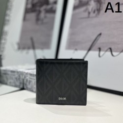 DIOR ディオール 2024SS 今季はファション感漂う 二つ折り財布