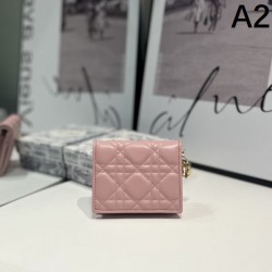 DIOR ディオール 2024SS 今すぐ買えちゃう！新着 二つ折り財布