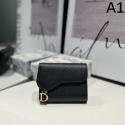 DIOR ディオール 2024SS お目立ち度の高い新品 三つ折り財布