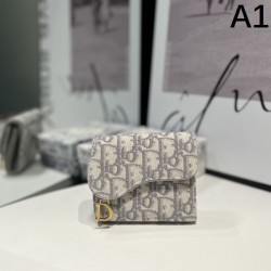 DIOR ディオール 2024SS 夏らしく爽やかな印象 三つ折り財布