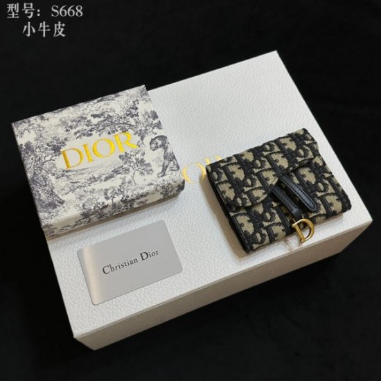 DIOR ディオール 2024SS 雑誌掲載新作春夏入荷 三つ折り財布 DIOR ディオール 2024SS 雑誌掲載新作春夏入荷 三つ折り財布