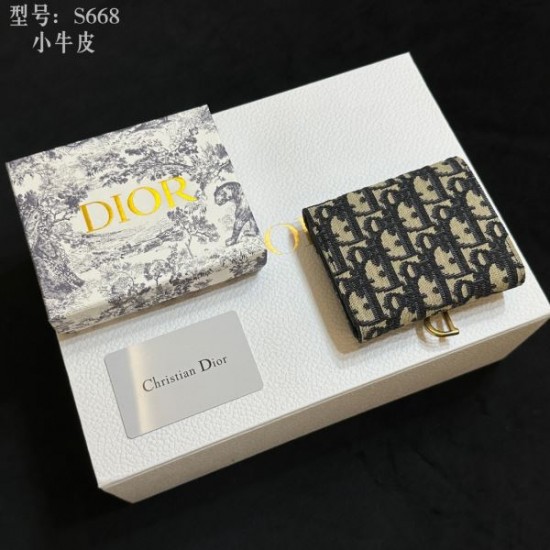 DIOR ディオール 2024SS 雑誌掲載新作春夏入荷 三つ折り財布 DIOR ディオール 2024SS 雑誌掲載新作春夏入荷 三つ折り財布