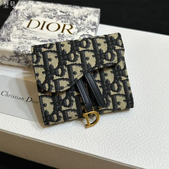 DIOR ディオール 2024SS 雑誌掲載新作春夏入荷 三つ折り財布 DIOR ディオール 2024SS 雑誌掲載新作春夏入荷 三つ折り財布