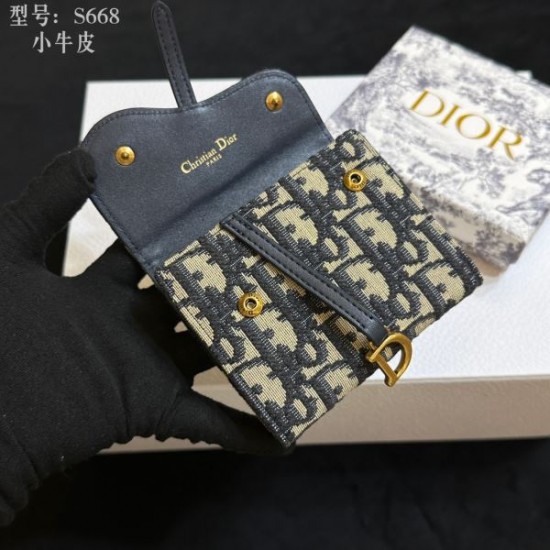 DIOR ディオール 2024SS 雑誌掲載新作春夏入荷 三つ折り財布 DIOR ディオール 2024SS 雑誌掲載新作春夏入荷 三つ折り財布