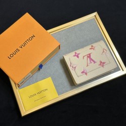 LOUIS VUITTON ルイヴィトン 2024SS 話題人気商品 二つ折り財布