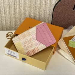 LOUIS VUITTON ルイヴィトン 2024SS 人気モデル愛用 カードケース