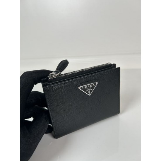 PRADA プラダ 2024SS 夏季日本未入荷カラー 二つ折り財布 PRADA プラダ 2024SS 夏季日本未入荷カラー 二つ折り財布
