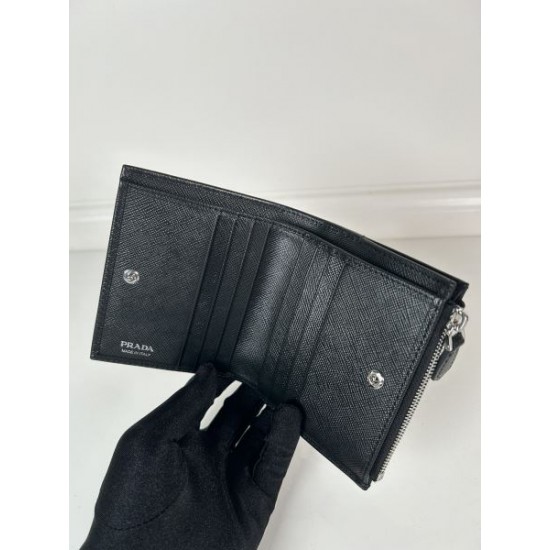 PRADA プラダ 2024SS 夏季日本未入荷カラー 二つ折り財布 PRADA プラダ 2024SS 夏季日本未入荷カラー 二つ折り財布