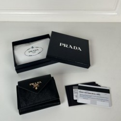 PRADA プラダ 2024SS 贈るべきのプレゼント 三つ折り財布