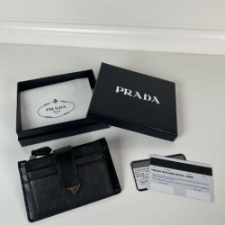 PRADA プラダ 2024SS 今年の夏はこれで決まり カードケース