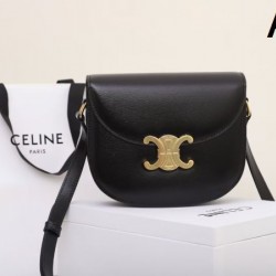 2024SS 絶妙な着こなしに CELINE セリーヌ ショルダーバッグ