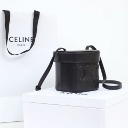 2024SS 季節を問わず活躍し CELINE セリーヌ ショルダーバッグ