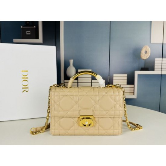 2024SS 完売次第終了早い者勝ち DIOR ディオール トートバッグ 2024SS 完売次第終了早い者勝ち DIOR ディオール トートバッグ