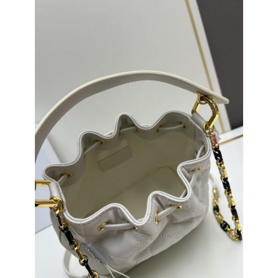 2024SS 大注目国内完売数量限定 DIOR ディオール トートバッグ 2024SS 大注目国内完売数量限定 DIOR ディオール トートバッグ