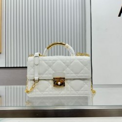 2024SS 夏先にはもってこいの色 DIOR ディオール トートバッグ