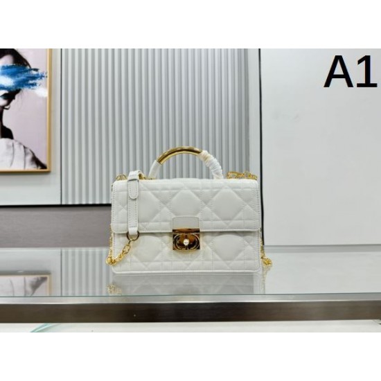 2024SS 夏先にはもってこいの色 DIOR ディオール トートバッグ 2024SS 夏先にはもってこいの色 DIOR ディオール トートバッグ