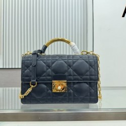 2024SS 夏先にはもってこいの色 DIOR ディオール トートバッグ