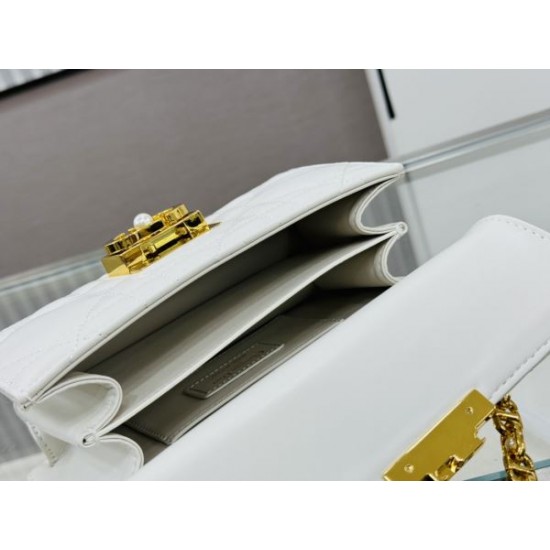 2024SS 新作セール価格でゲット DIOR ディオール トートバッグ 2024SS 新作セール価格でゲット DIOR ディオール トートバッグ