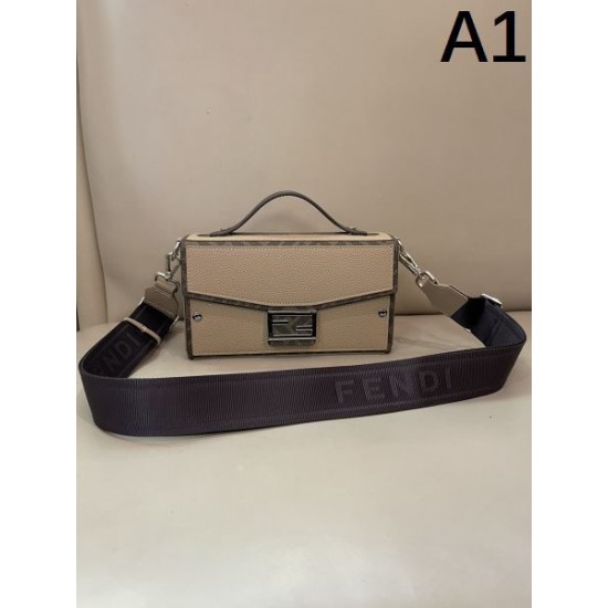 2024SS 希少！取り扱い店舗限定 FENDI フェンデイ トートバッグ