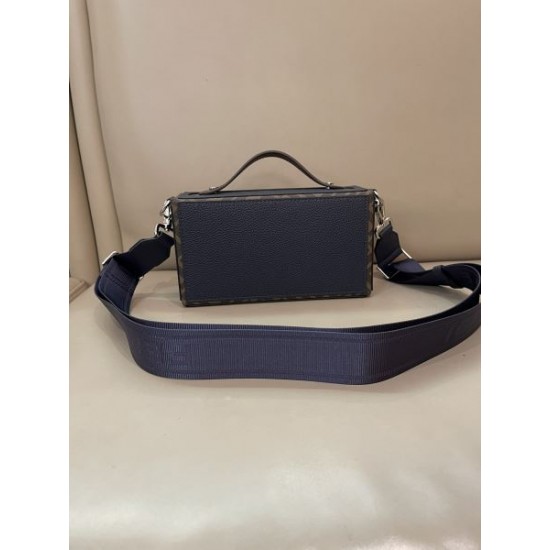 2024SS 希少！取り扱い店舗限定 FENDI フェンデイ トートバッグ