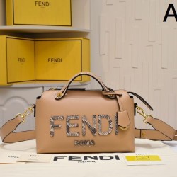 2024SS 一番注目されている商品 FENDI フェンデイ トートバッグ