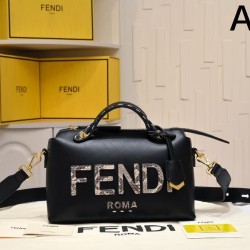 2024SS 一番注目されている商品 FENDI フェンデイ トートバッグ