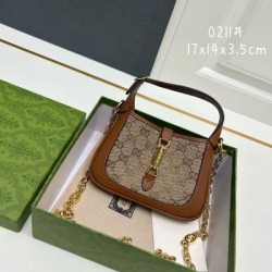 2024SS ファッション感度の高い FENDI フェンデイ トートバッグ