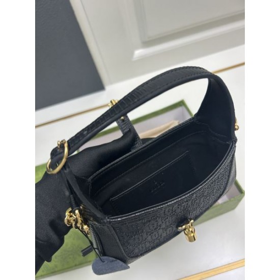 2024SS ファッション感度の高い FENDI フェンデイ トートバッグ