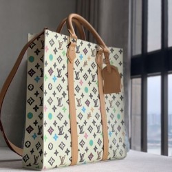 2024SS 最旬のスタイル LOUIS VUITTON ルイヴィトン トートバッグ