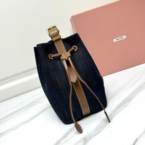 2024SS 斬新なスタイル MIU MIU ミュウミュウ トートバッグ 2024SS 斬新なスタイル MIU MIU ミュウミュウ トートバッグ